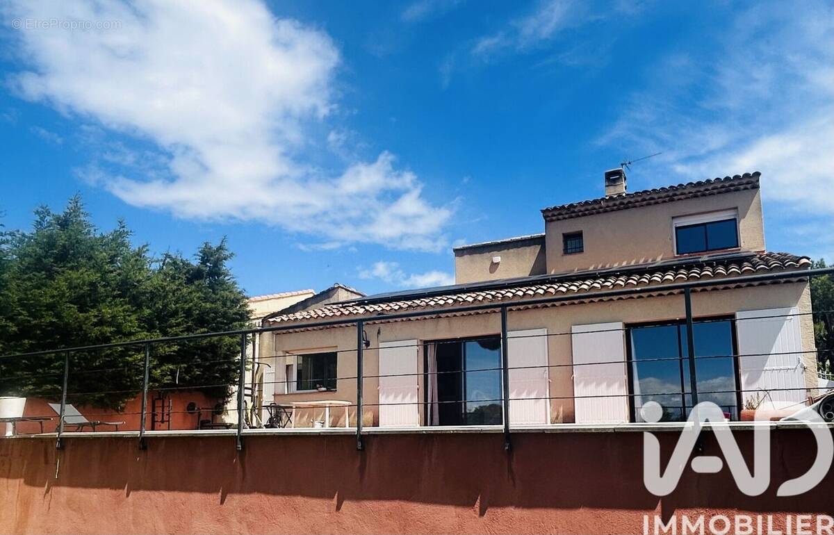Photo 1 - Maison à SALON-DE-PROVENCE