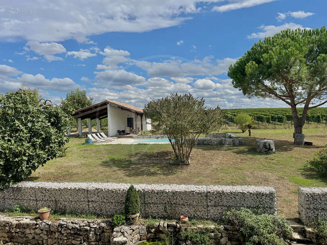 Maison à PUJOLS