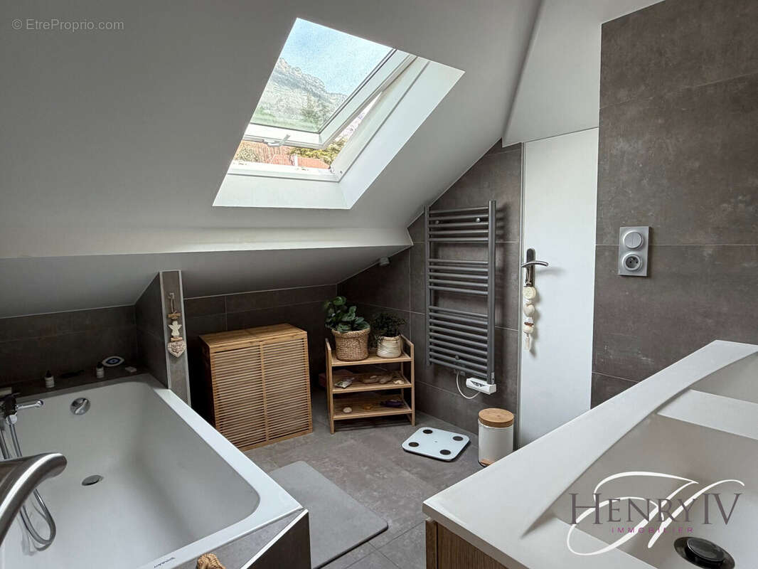 Appartement à CORENC