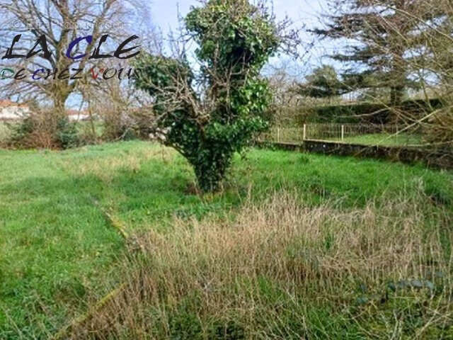 Maison à MONCOUTANT