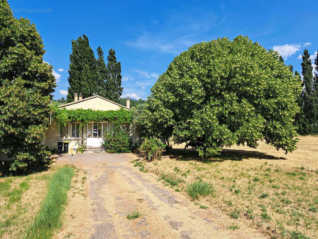 Maison à MALAUCENE