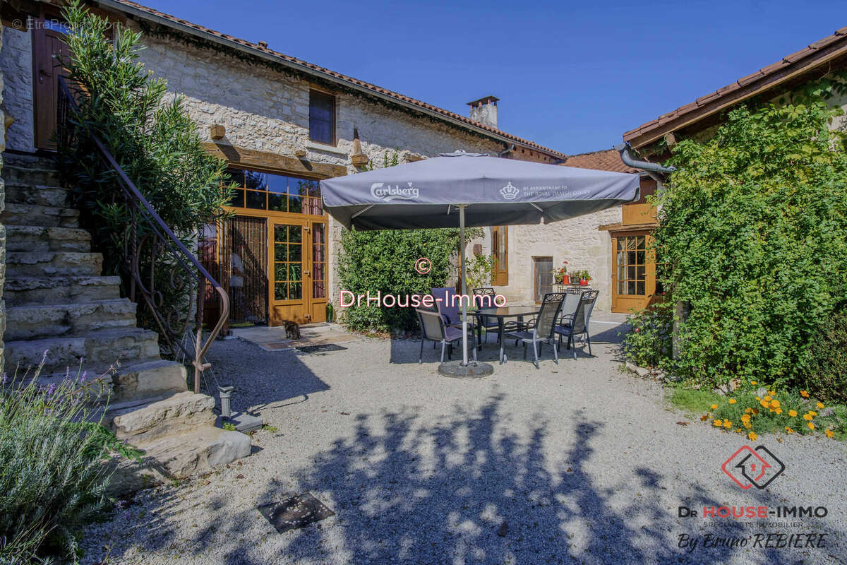 Maison à VAUNAC