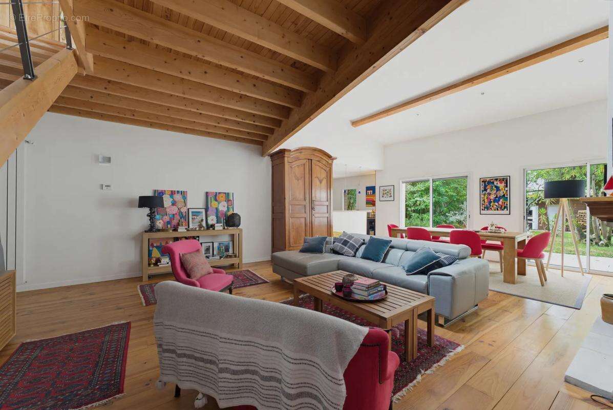 Maison de 6 pièces de 176 m² située à Talence - photo 2
