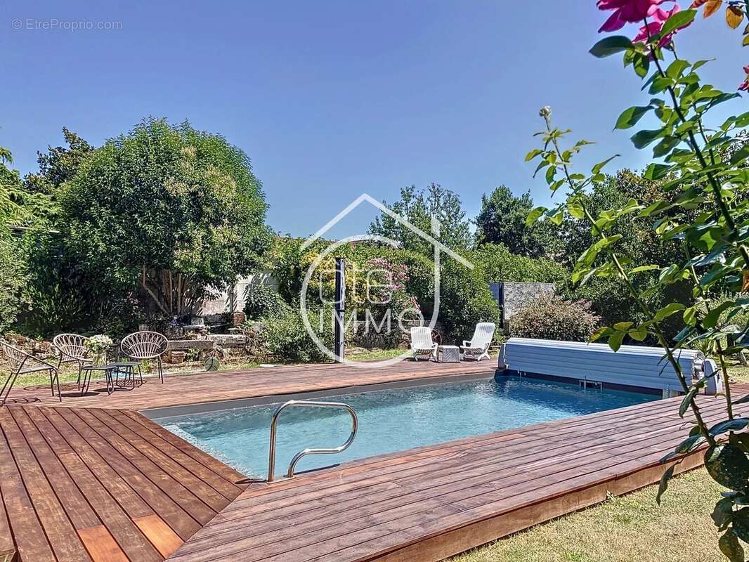 Maison à SAINT-EMILION