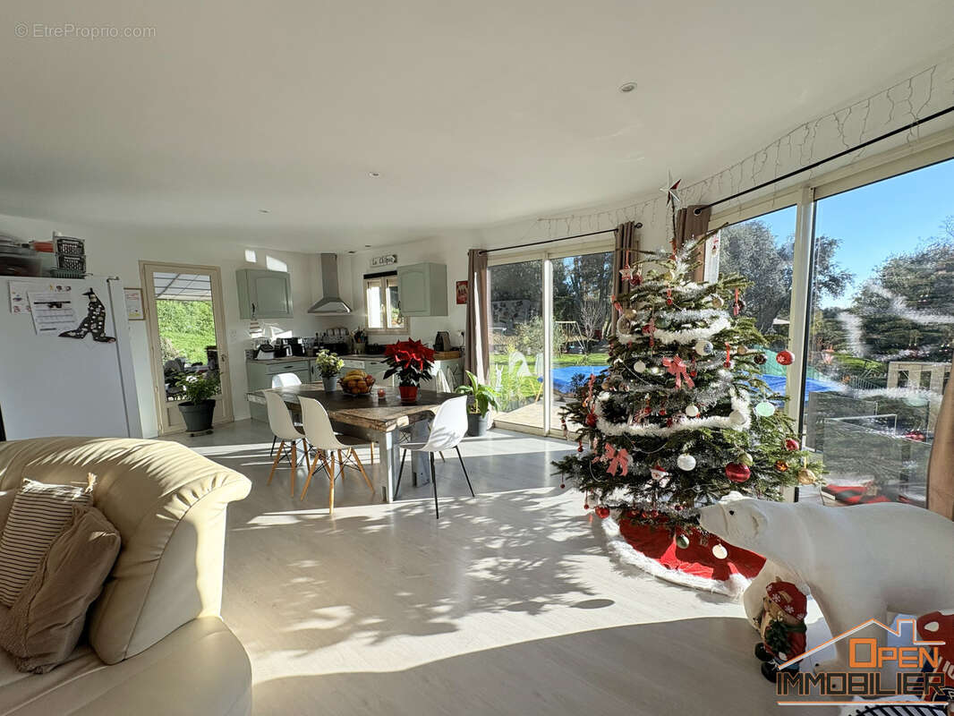 Maison à CARSAC-AILLAC