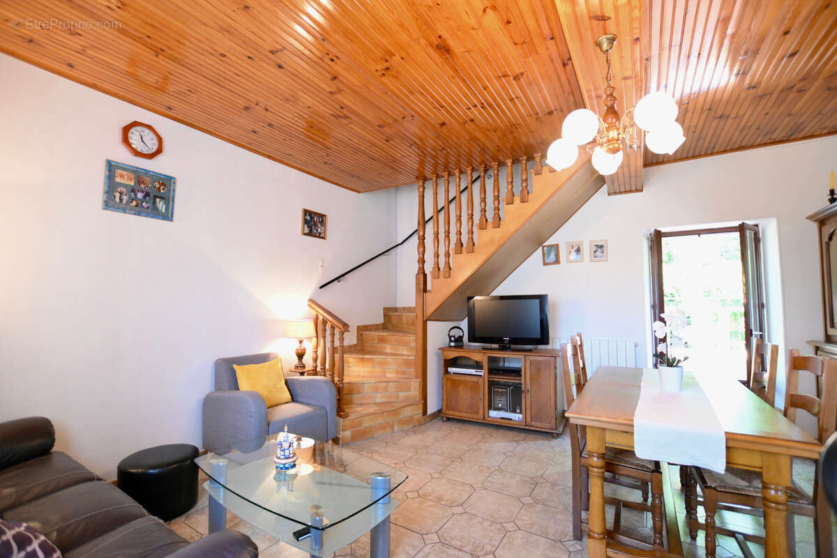 Maison à AVALLON