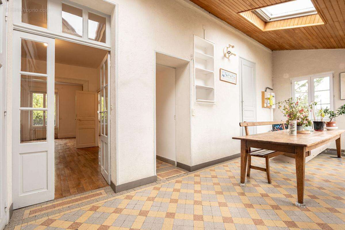 Lieux uniques ® x propriétés privées propose maison de 1930  de 134 m² hyper-centre de vendôme - photo 8