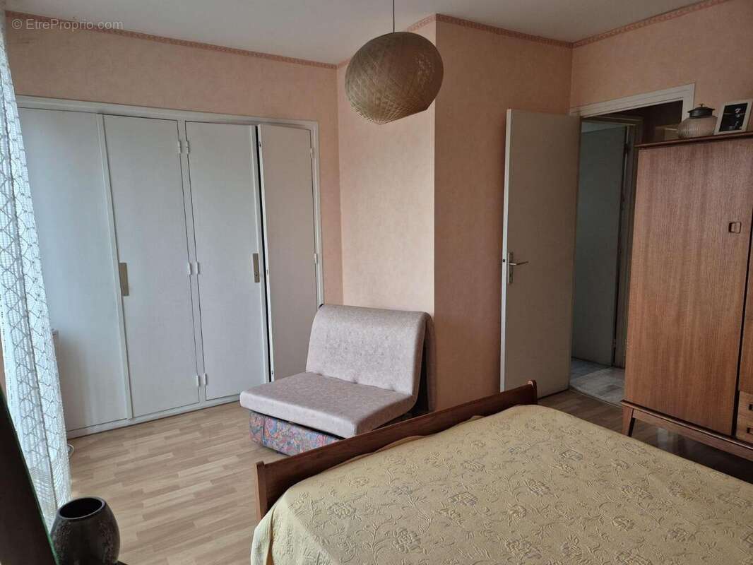   - Appartement à DRAGUIGNAN