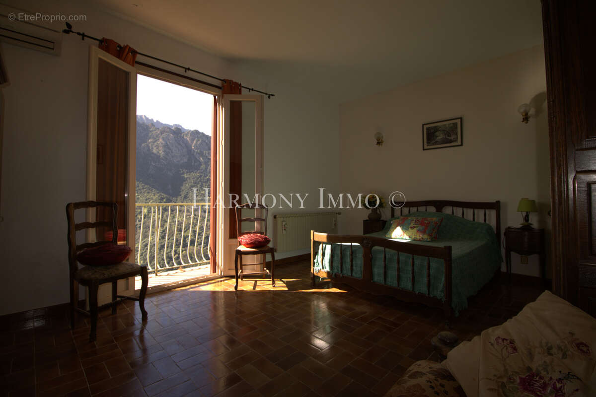 Exclusivité : Immeuble Ota  Vue Montagne Imprenable Fort Potentiel Locatif - photo 8