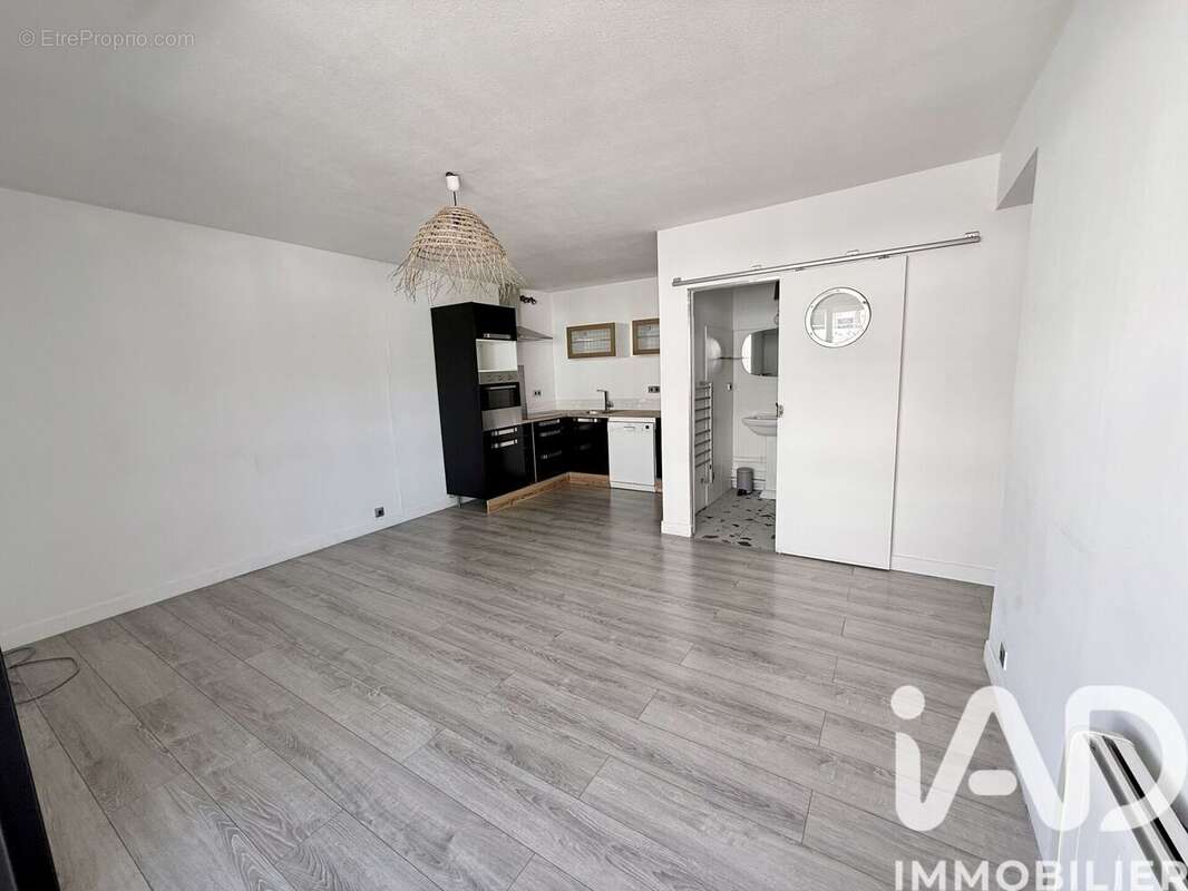 Photo 9 - Appartement à ROQUEFORT-LA-BEDOULE