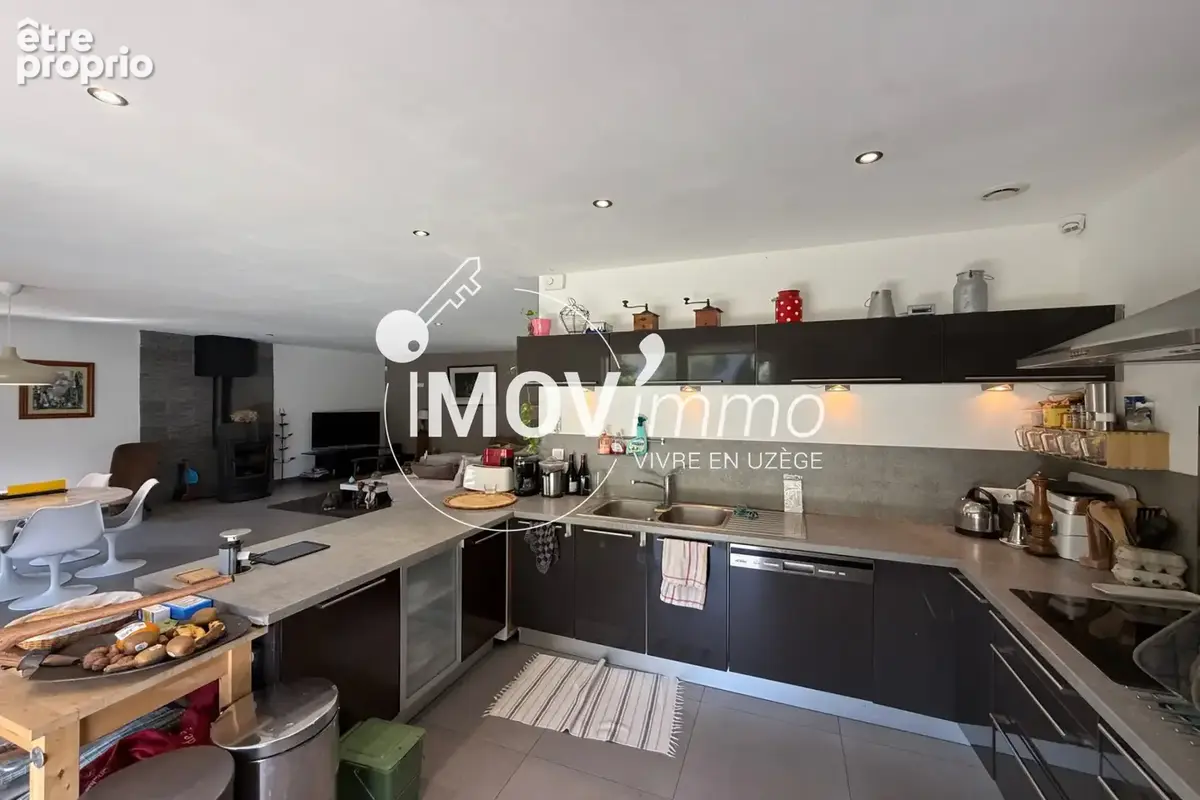 Maison 151 m² à Uzes  - photo 3