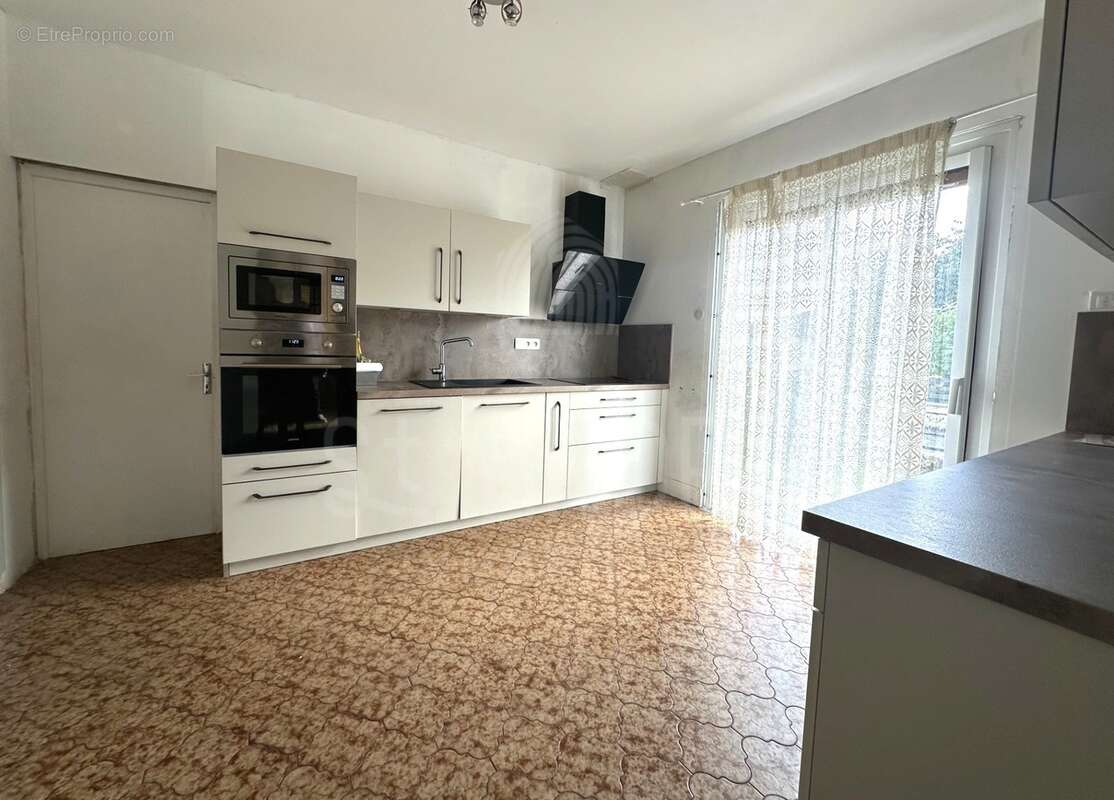 Maison à SAINT-SIMEON-DE-BRESSIEUX