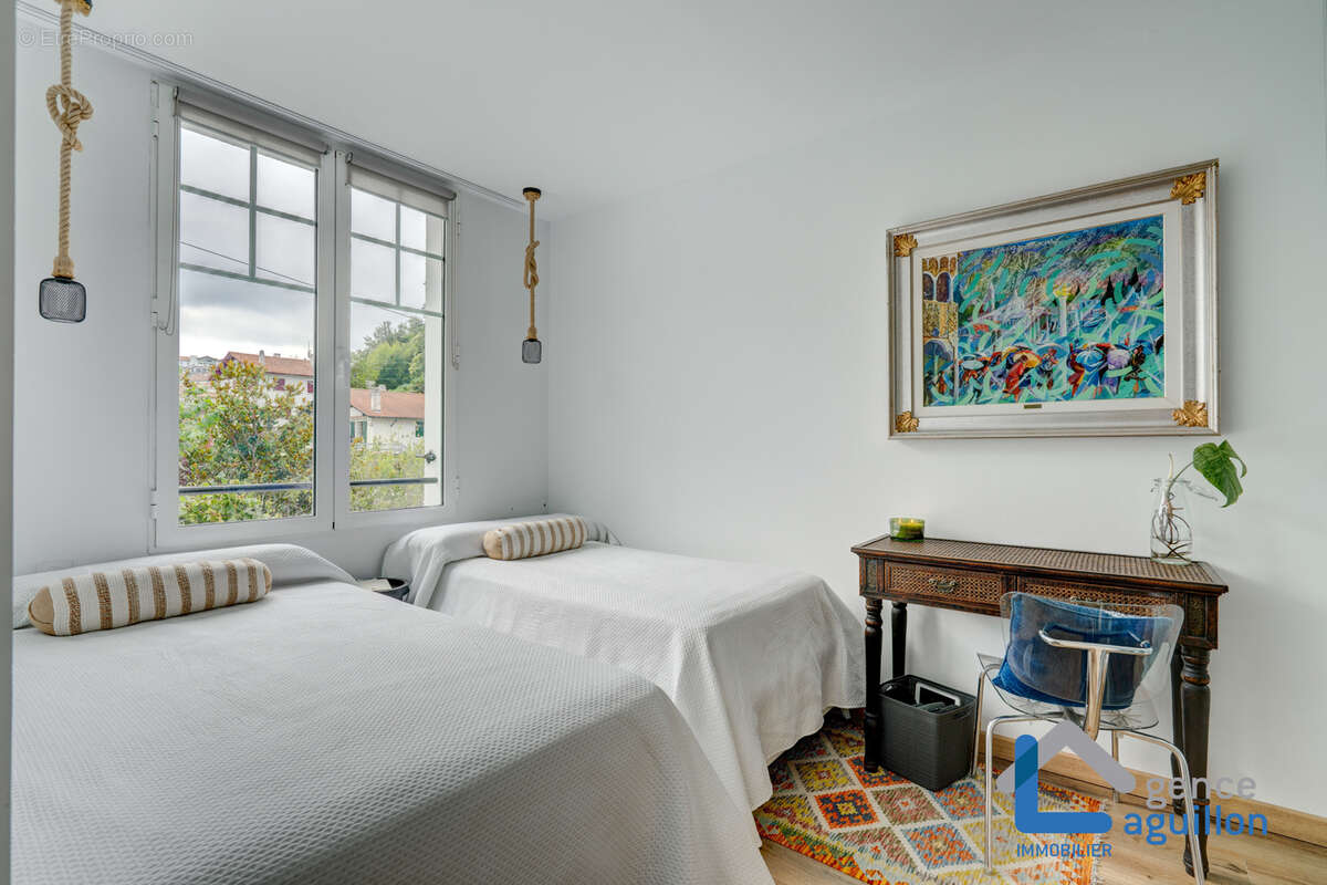 Proche baie superbe t1bis entierement renove   coup de coeur assure ! - photo 9