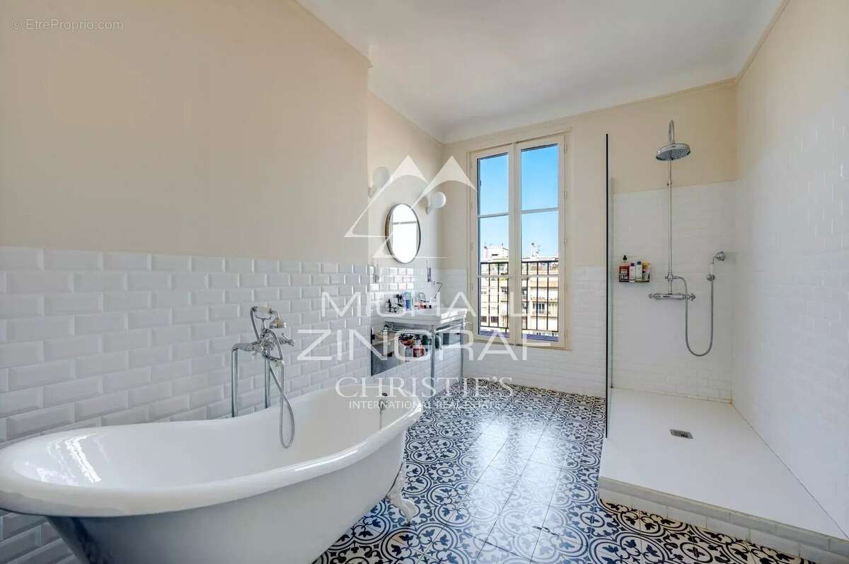 Appartement à MARSEILLE-6E