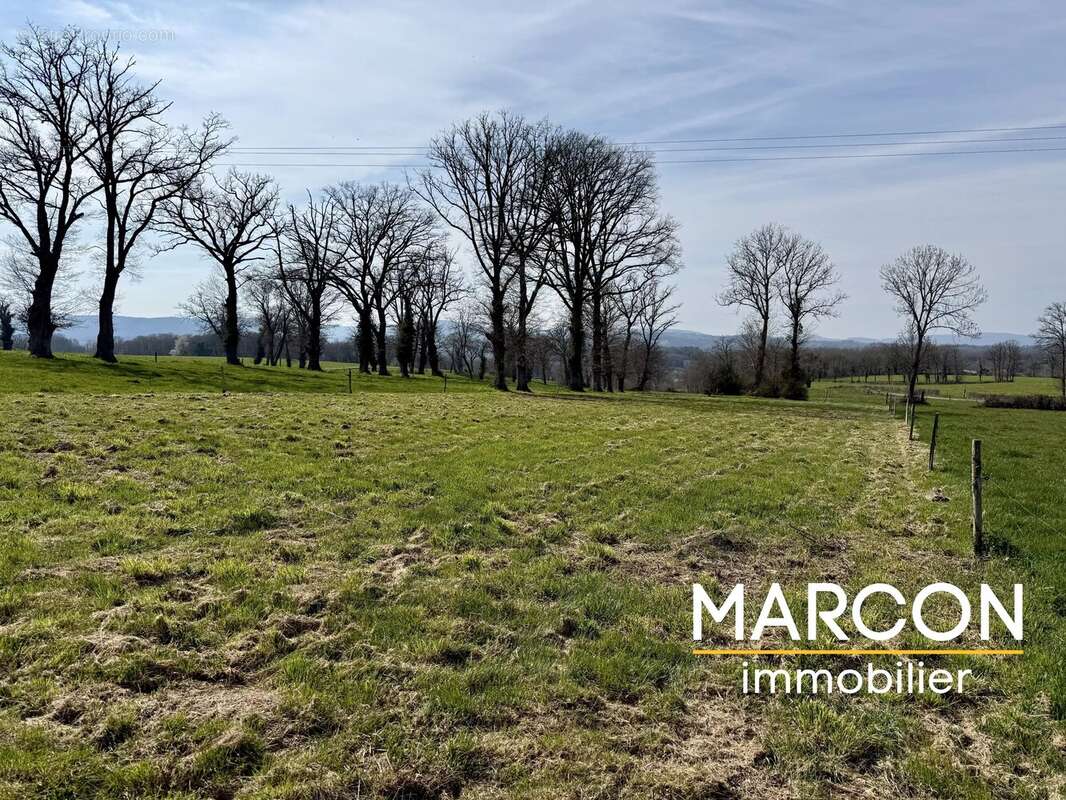 Terrain à SAINT-LAURENT