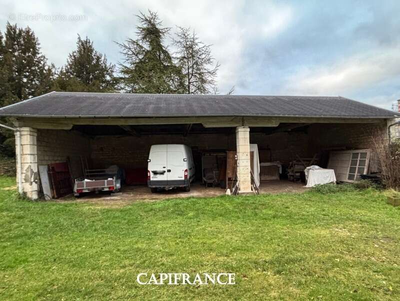 Maison à PORT-D&#039;ENVAUX