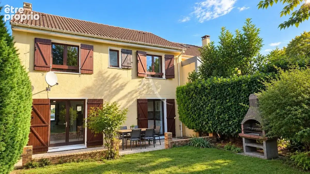 Photo Maison à Jouy-Le-Moutier au prix de 310 000€