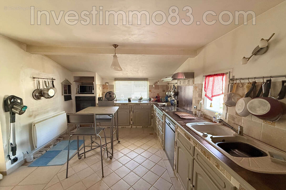 Maison à SAINT-MAXIMIN-LA-SAINTE-BAUME