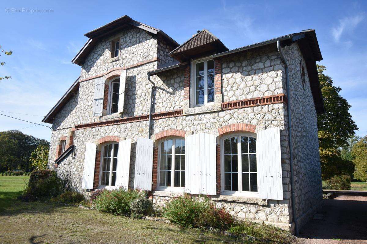 Maison à COSNE-COURS-SUR-LOIRE