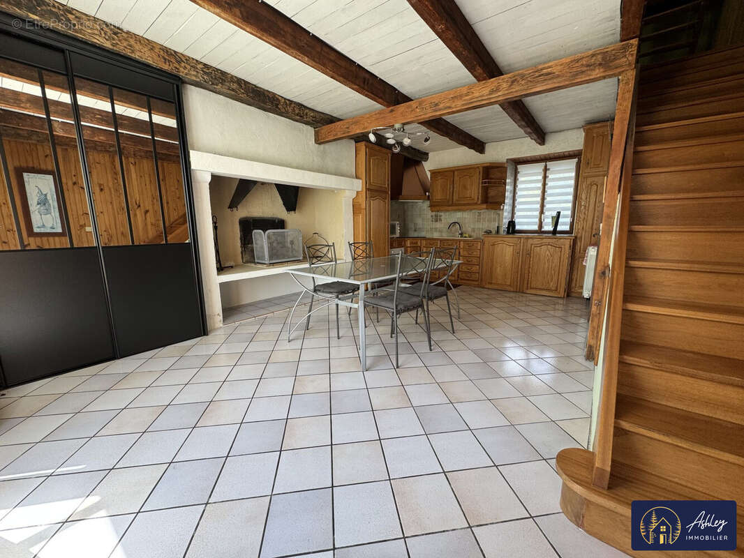 Maison à vendre 3 pièces YDES - Maison à YDES