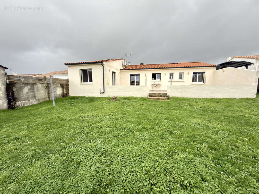 Maison à SAINT-CHRISTOPHE-DU-LIGNERON