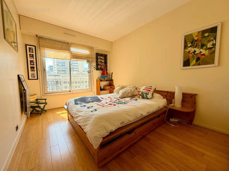 Appartement à vendre 4 pièces COURBEVOIE (92) - photo 8