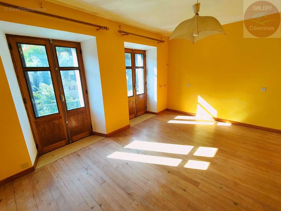 Maison à LE PONT-DE-MONTVERT