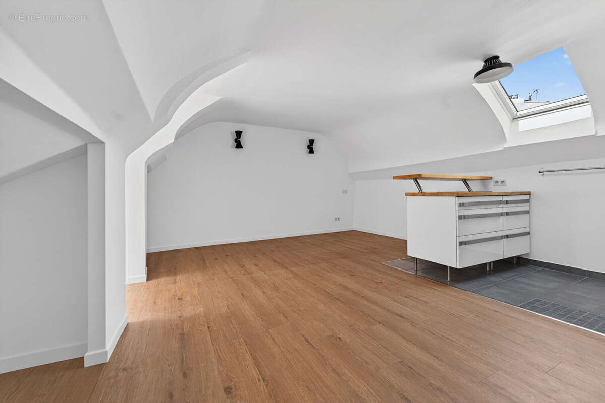 Appartement à PARIS-10E