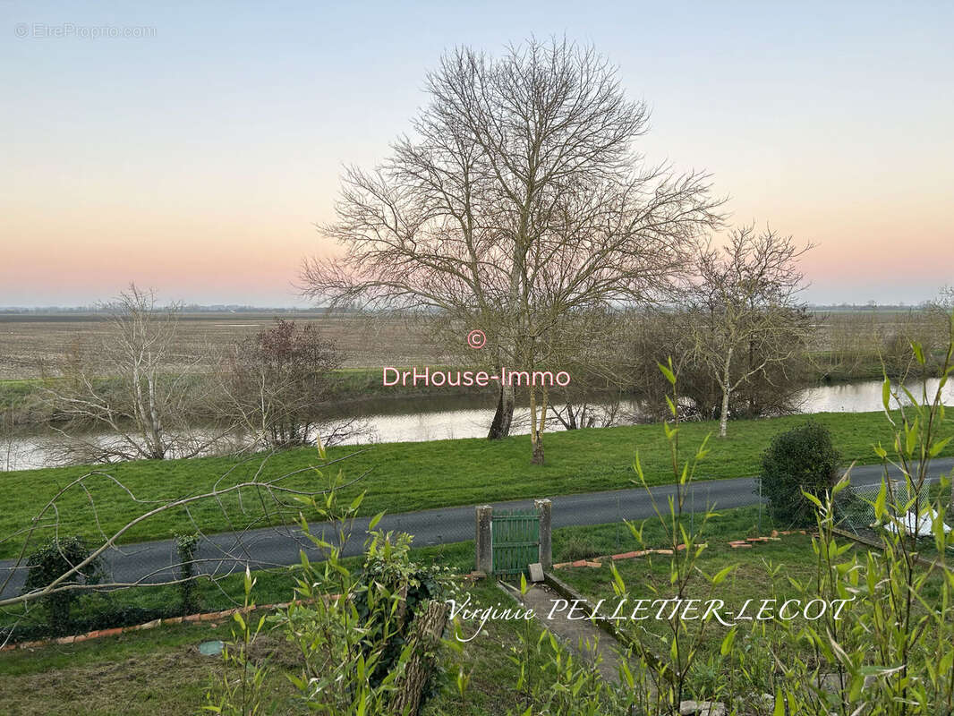 Maison à VOUILLE-LES-MARAIS