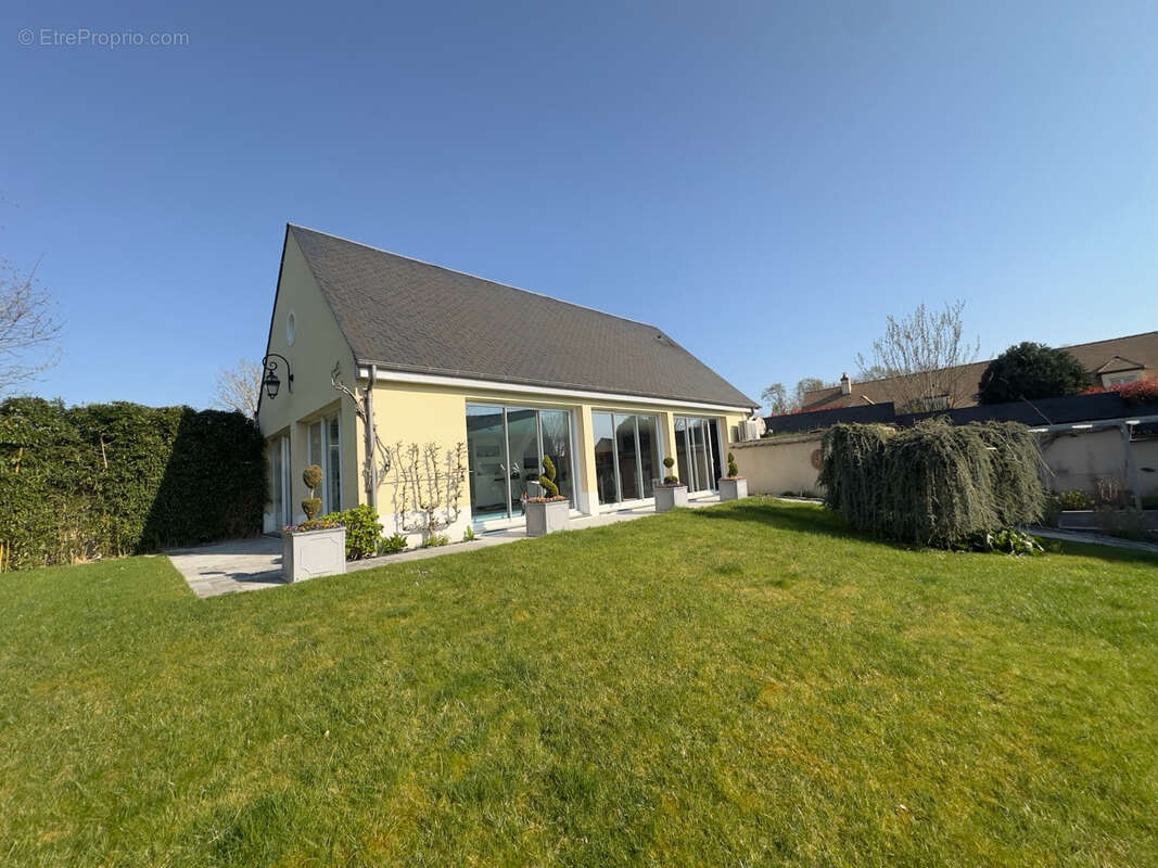 Maison à MAGNY-LE-HONGRE