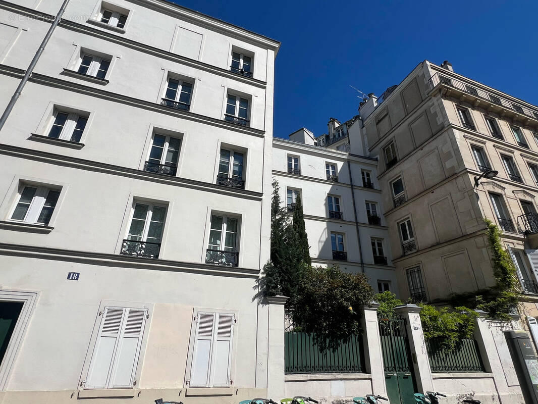 Appartement à PARIS-14E