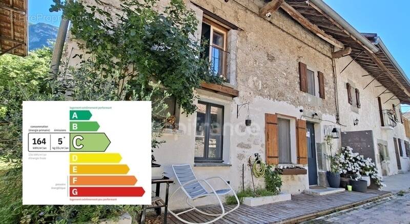 Maison à SERRIERES-EN-CHAUTAGNE