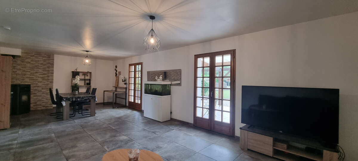 Maison à LONGUEVILLE