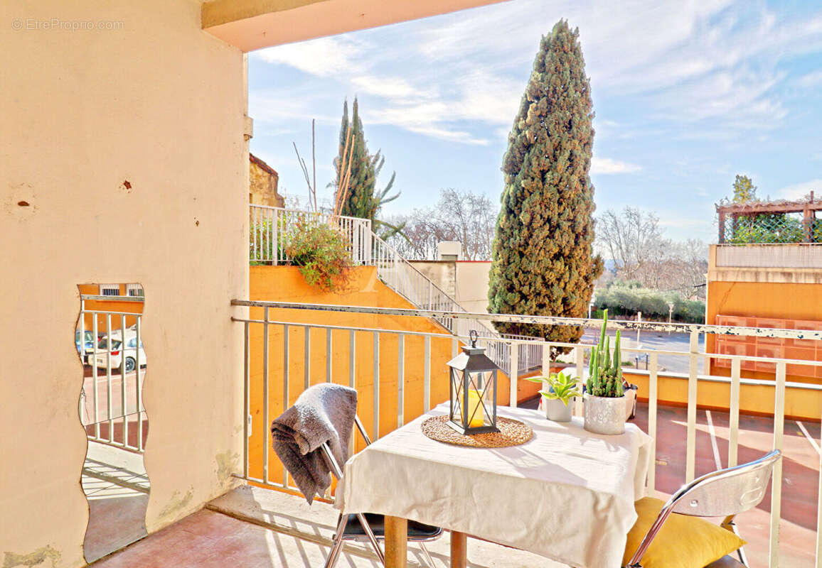 Appartement climatisé avec terrasse cave et ascenseur proche centre ville - photo 2