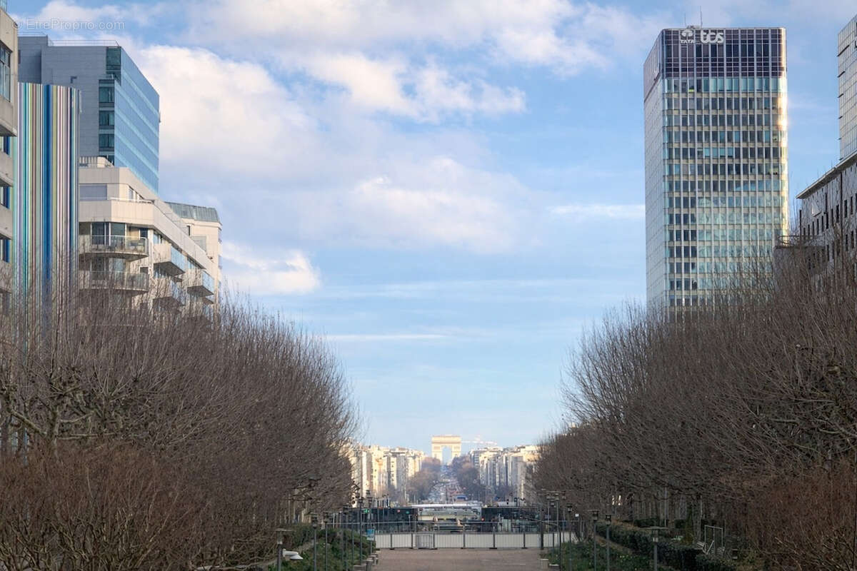 Appartement à COURBEVOIE