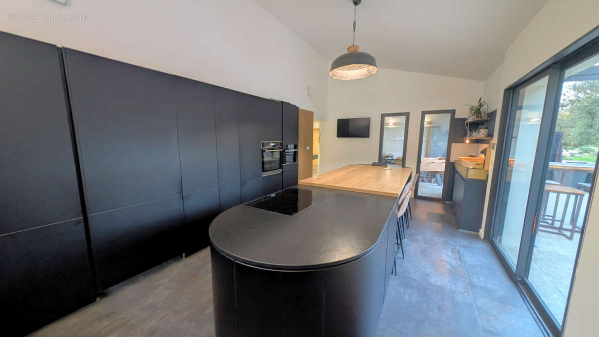 Maison à LAROQUE-DES-ALBERES