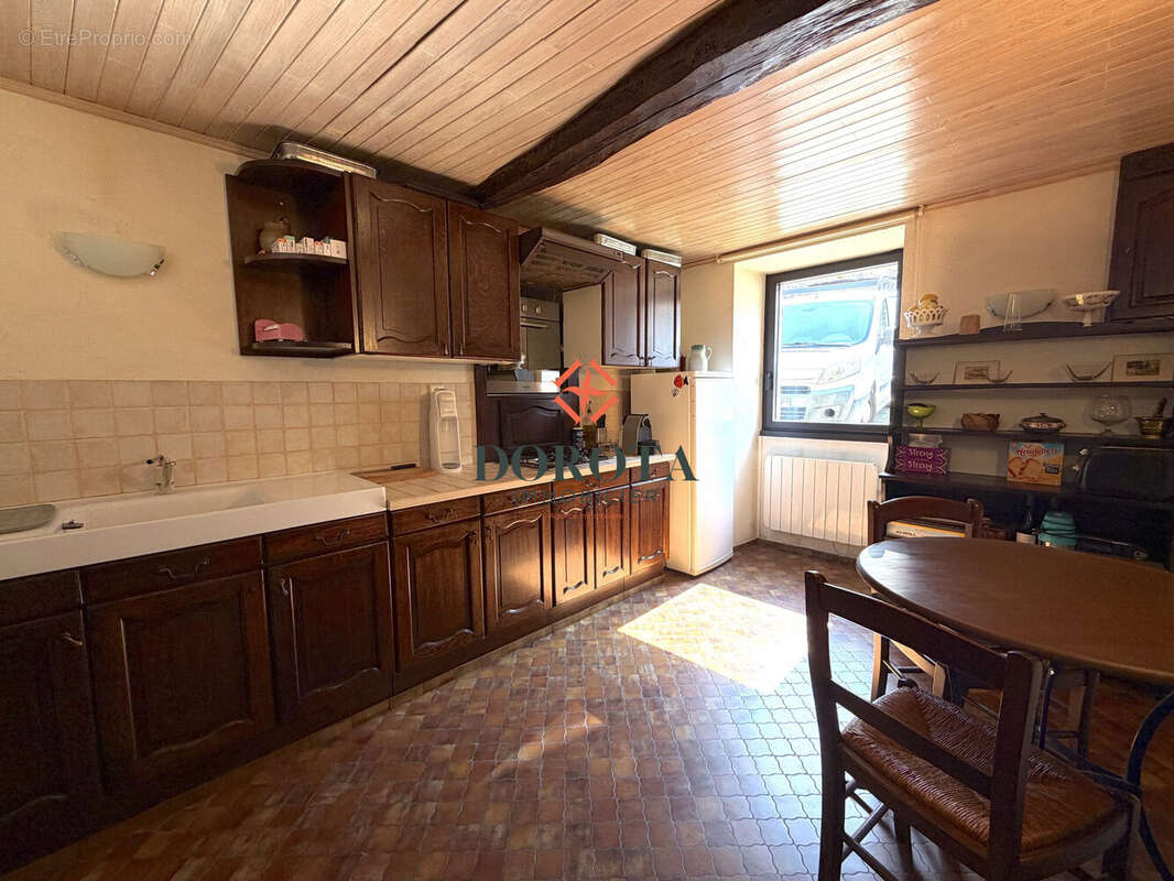 Maison à LA COMBE-DE-LANCEY