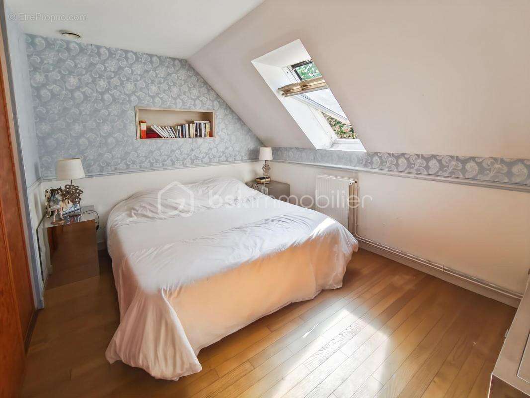 Maison à LONGPERRIER