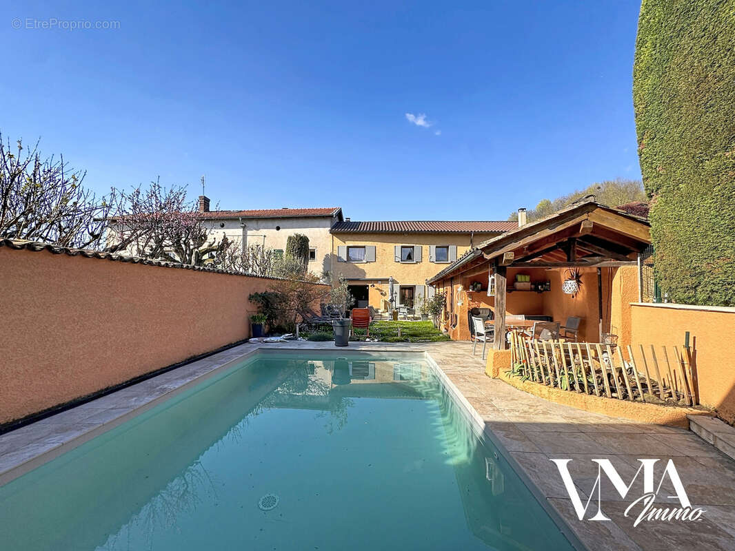 Maison à NEUVILLE-SUR-SAONE