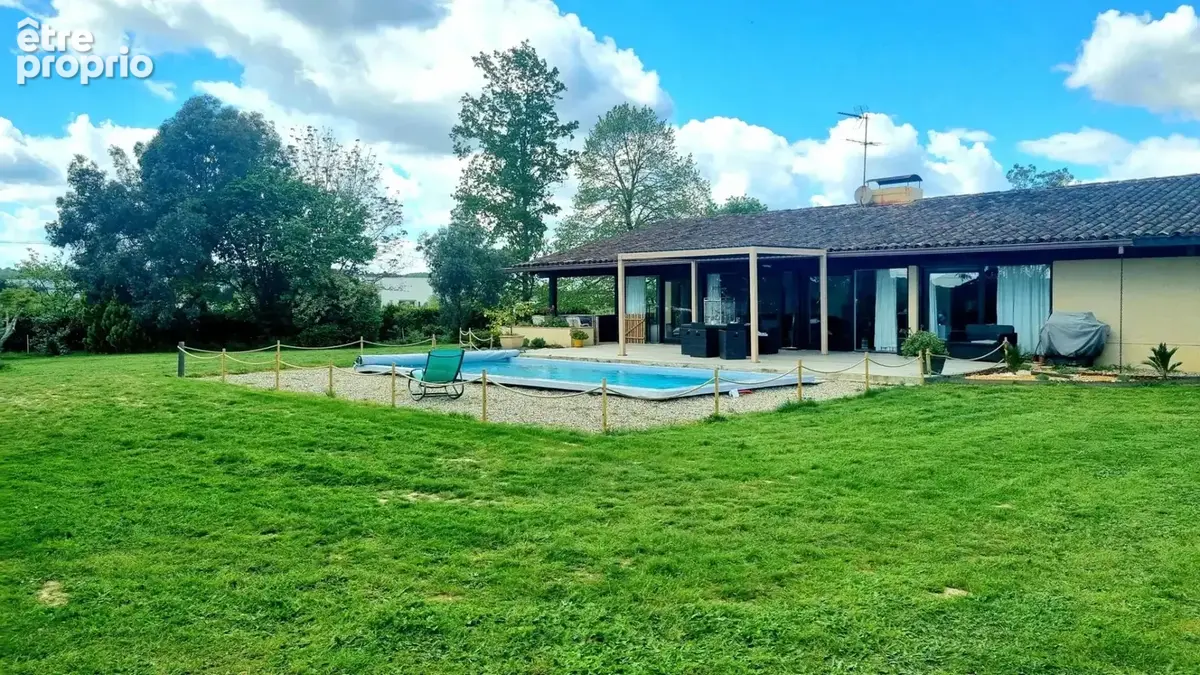 Maison d'architecte avec terrain, piscine et garage - photo 8