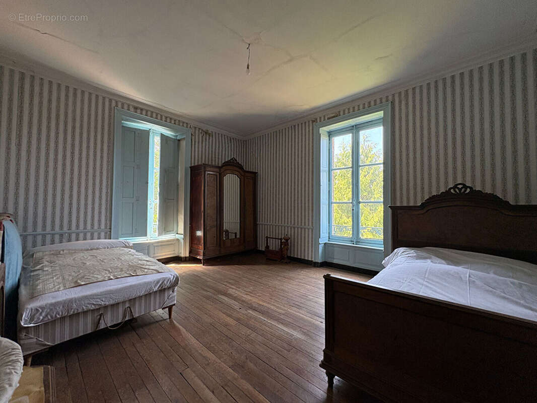 Maison de caractère à vendre - 336m² sur 2 hectares - Les Brulais, à 40 minutes de Rennes - photo 6