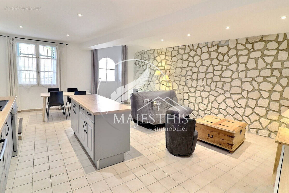 Appartement à HYERES
