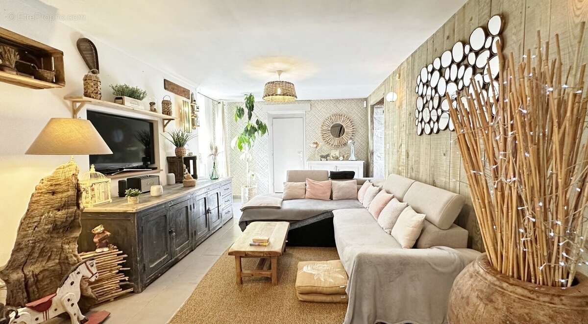 Maison bourgeoise du XVIIe siècle à vendre proche de Dax  Propriété de caractère avec dépendances, piscine et grand terrain - photo 11