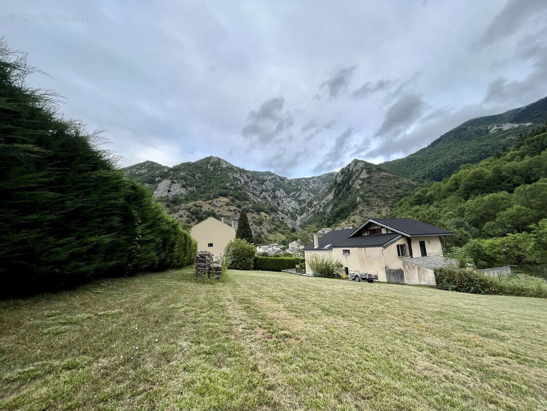 Grande maison familiale avec gîte indépendant, terrasses et jardin à Sainte-Colombe-sur-Guette - photo 12