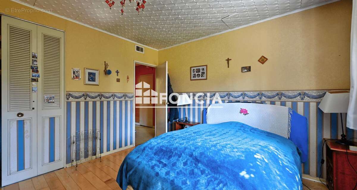 Maison 140 m² à Le Mesnil-Saint-Denis  - photo 6