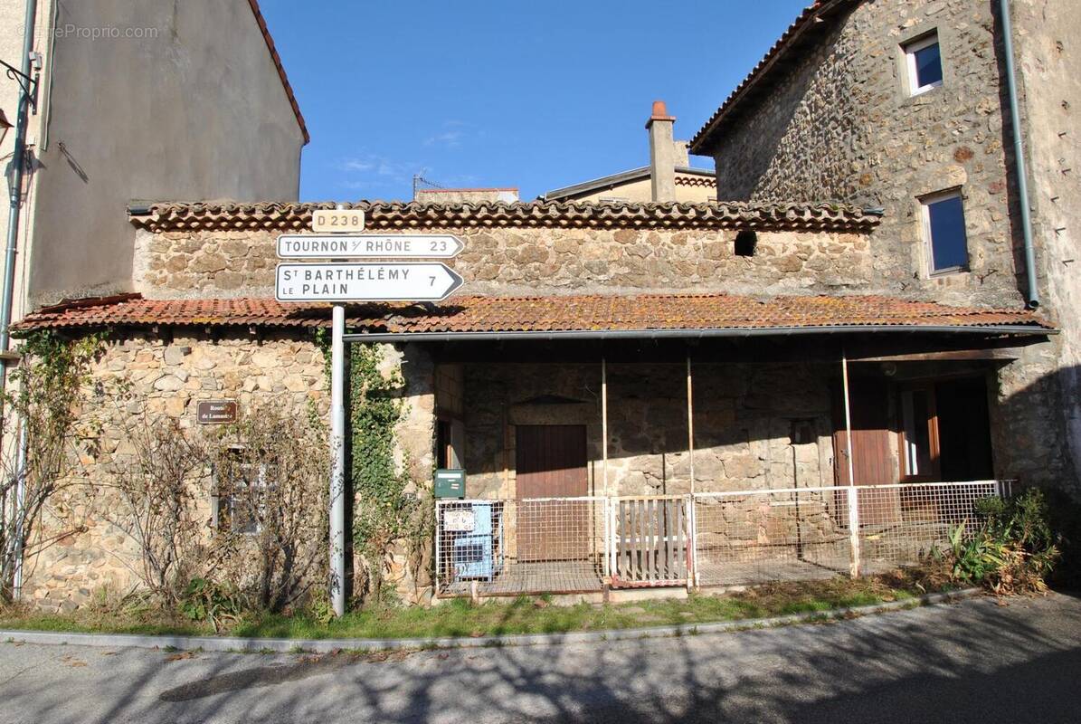 Photo 1 - Maison à COLOMBIER-LE-JEUNE