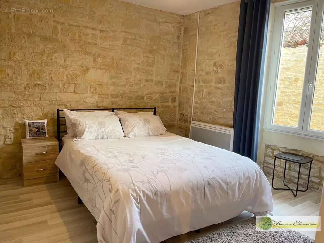 Maison à SAINT-FRAIGNE