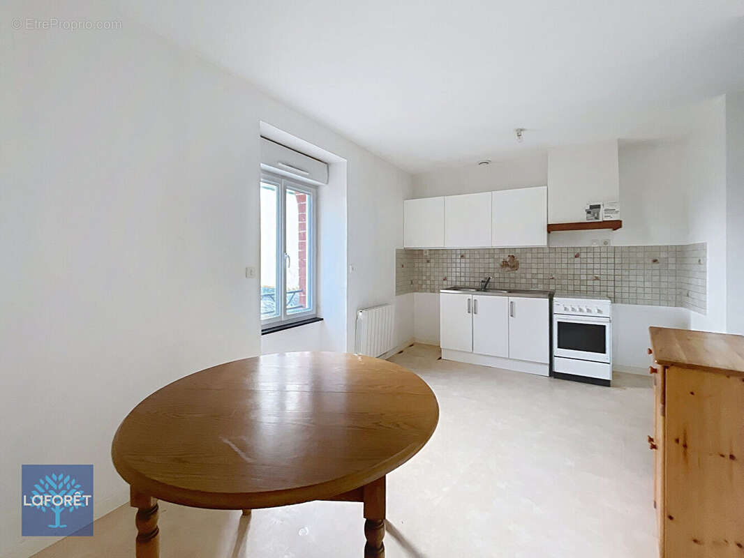 Appartement à SAINT-AUBIN-DU-CORMIER