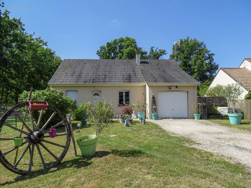 Maison à CHATRES-SUR-CHER