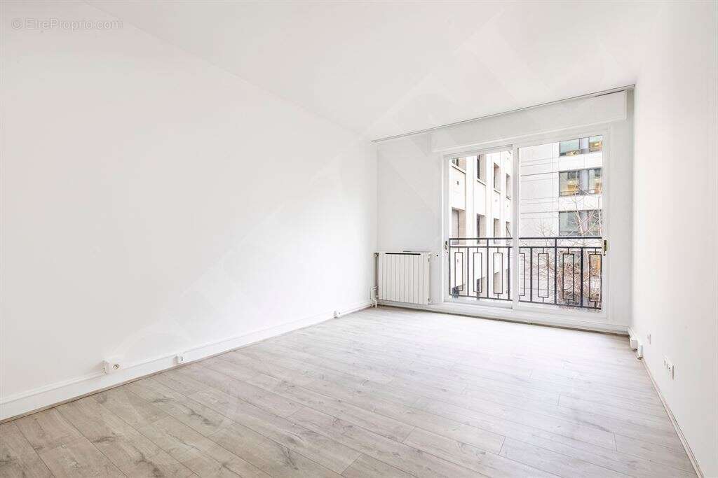 Appartement à PARIS-8E